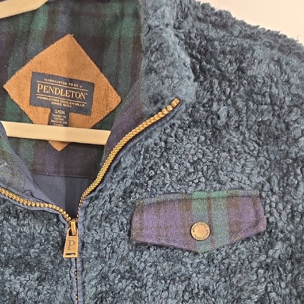 Pendleton Women's Deep Blue Teddy Jacket - image 4